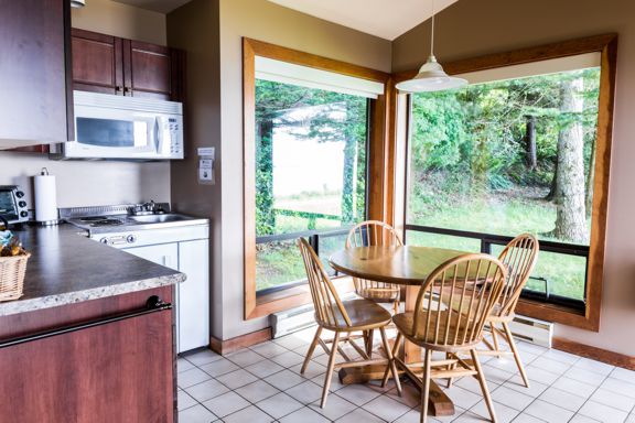 Cape Mudge Resort, Quadra Island, wharfhouse cottage